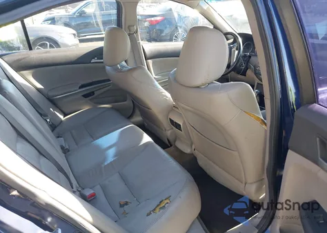 2010 Honda Accord 2.4 Ex-L z USA, uszkodzony, nr VIN 1HGCP2F81AA133588